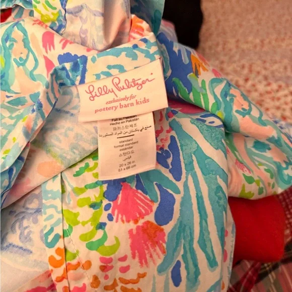 Lilly Pulitzer for Pottery Barn Kids Mermaid Cove Set of 2 Standard Pillow Shams - Picture 3 of 4